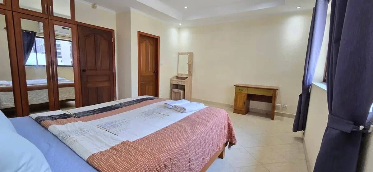Townhouse Pratumnak with privat swimming pool