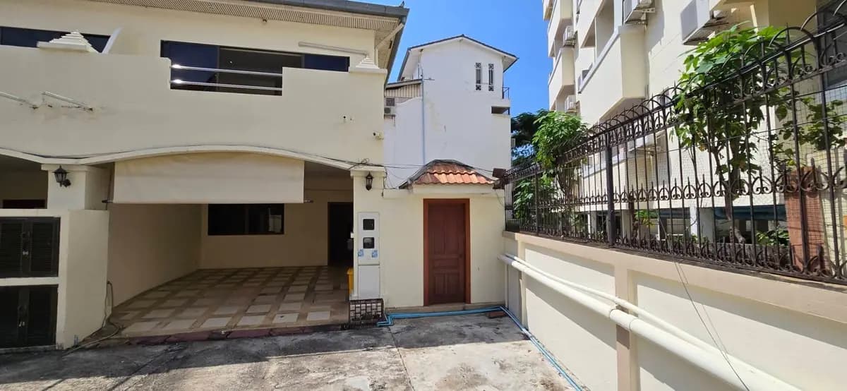 Townhouse Pratumnak with privat swimming pool