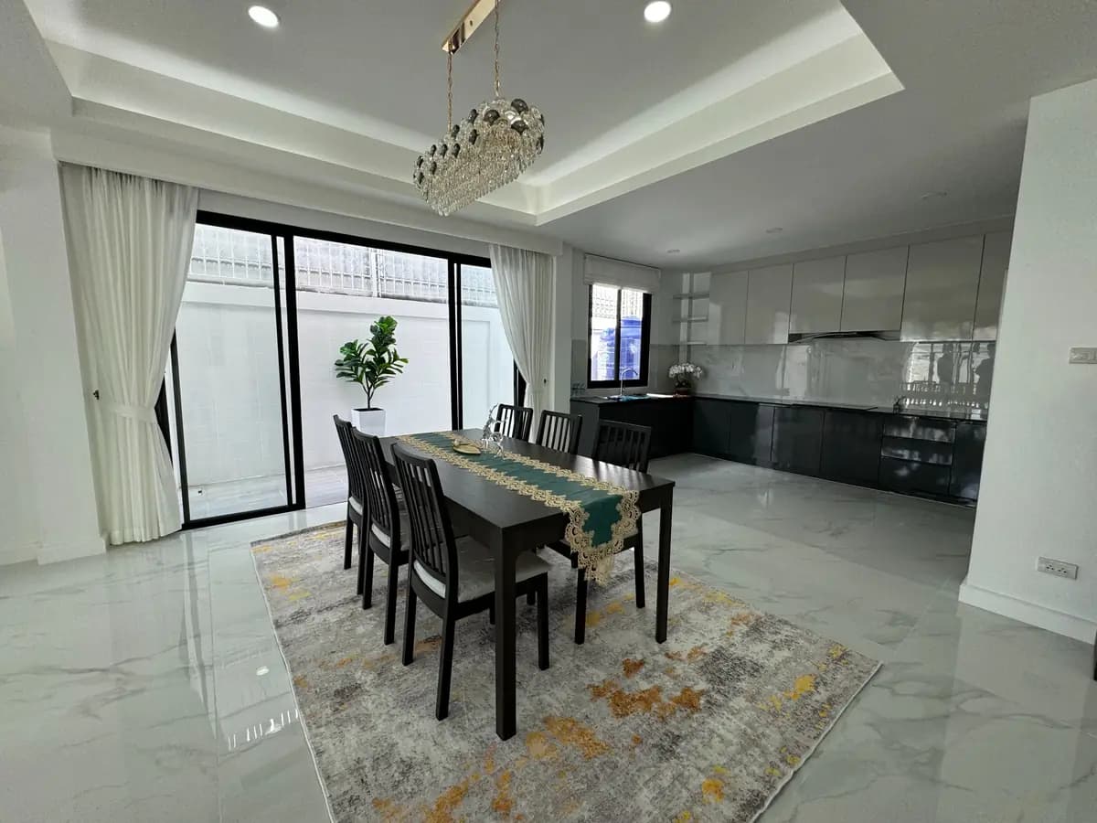 Pool Villa Ek Mongkhon for Sale